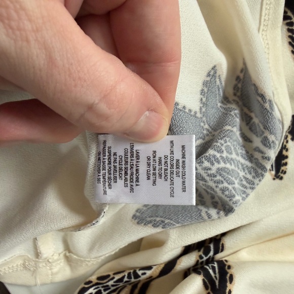 Elegant Women's Blouse with Black and Cream Floral Design - Picture 5 of 7